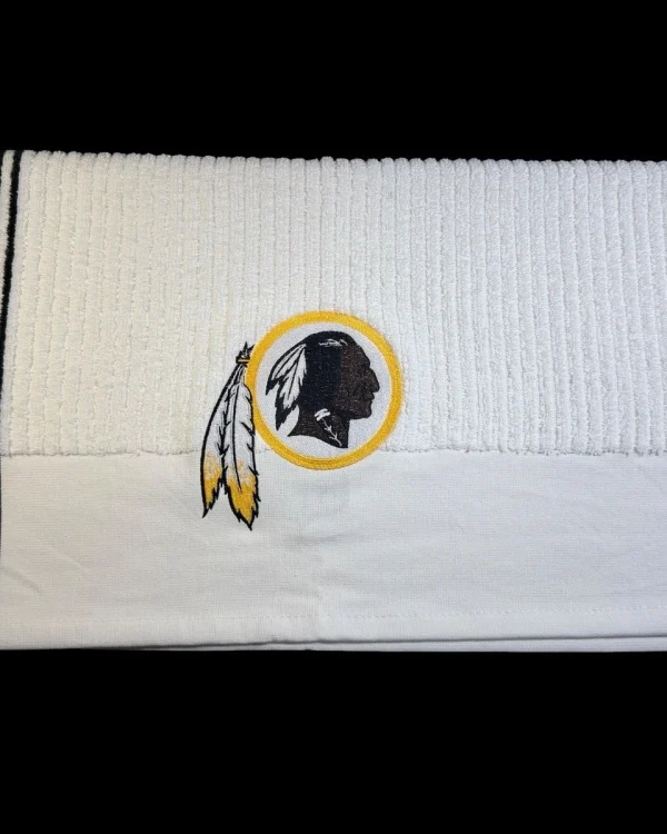 Washington Redskins (Vintage Logo) (2 Logos) Caddy Towel / 44in x 24in (White)